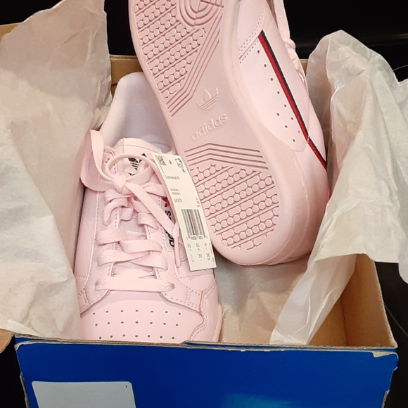 Adidas - Picture 2 of 3